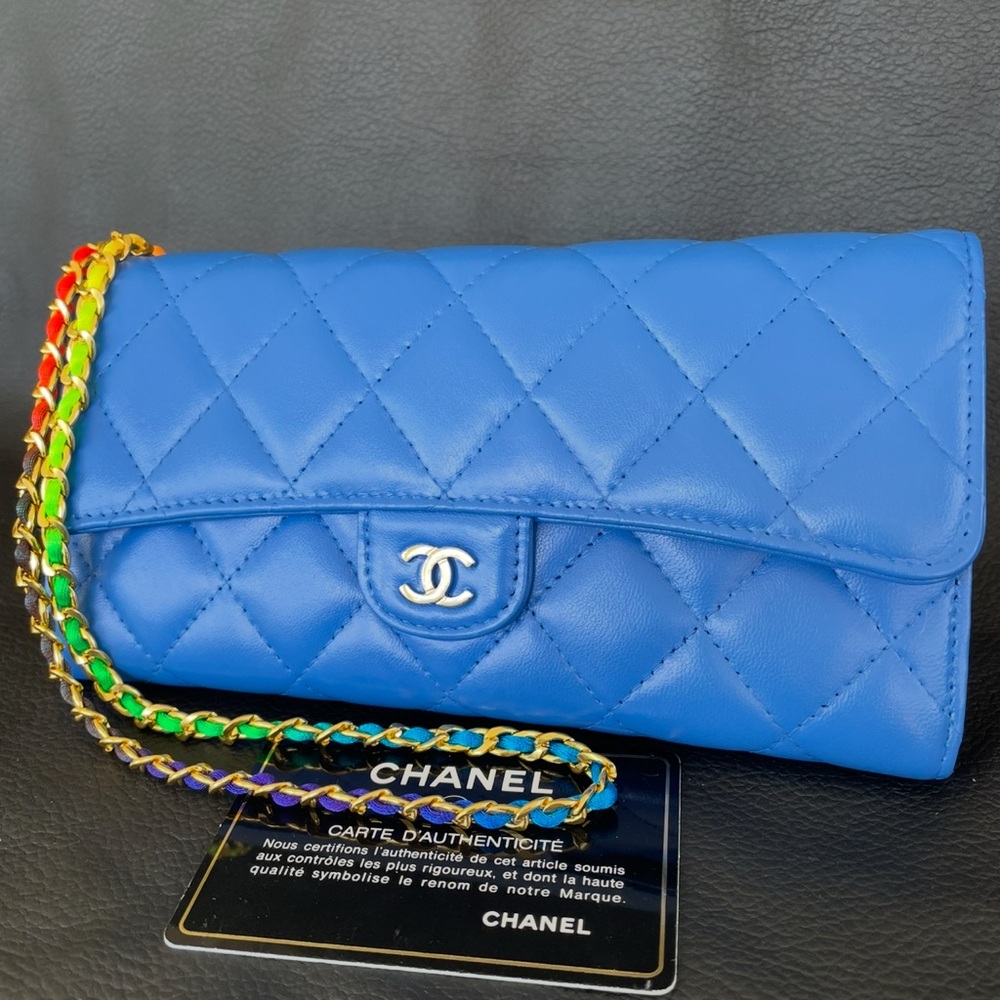 Chanel  Blue lambskin leather crossbody wallet with Chain